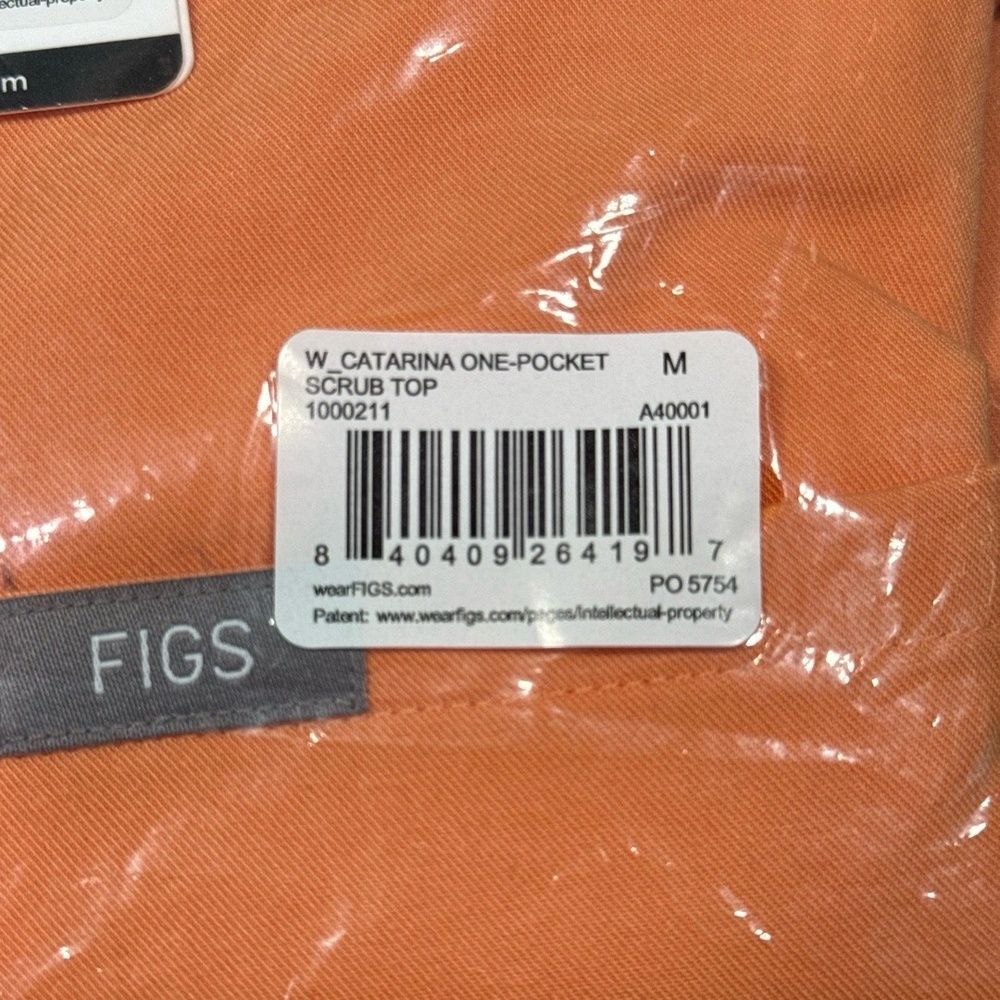 NWT FIGS Catarina One-Pocket Stretch V-Neck Orange Medical Scrub Top Medium - Picture 2 of 4